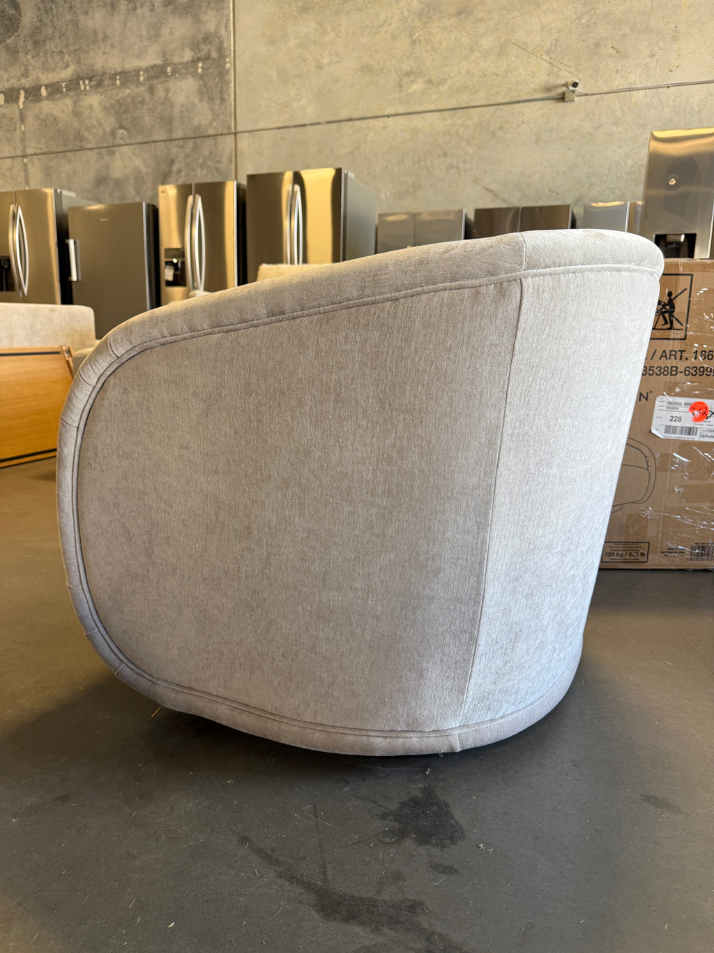 Henredon Aspen Hill Fabric Swivel Chair