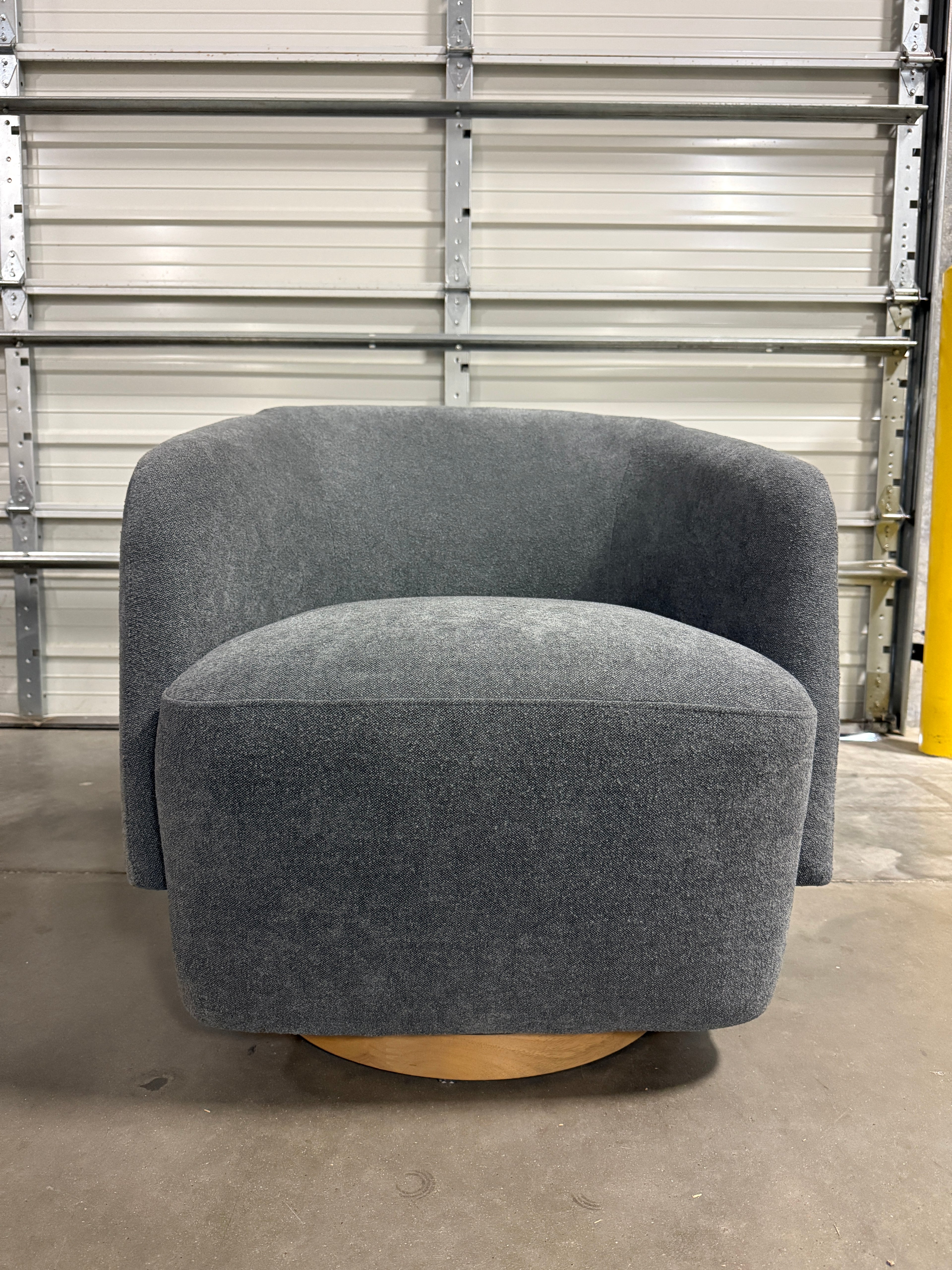 Henredon Murphy Swivel Bouclé Chair - Gray