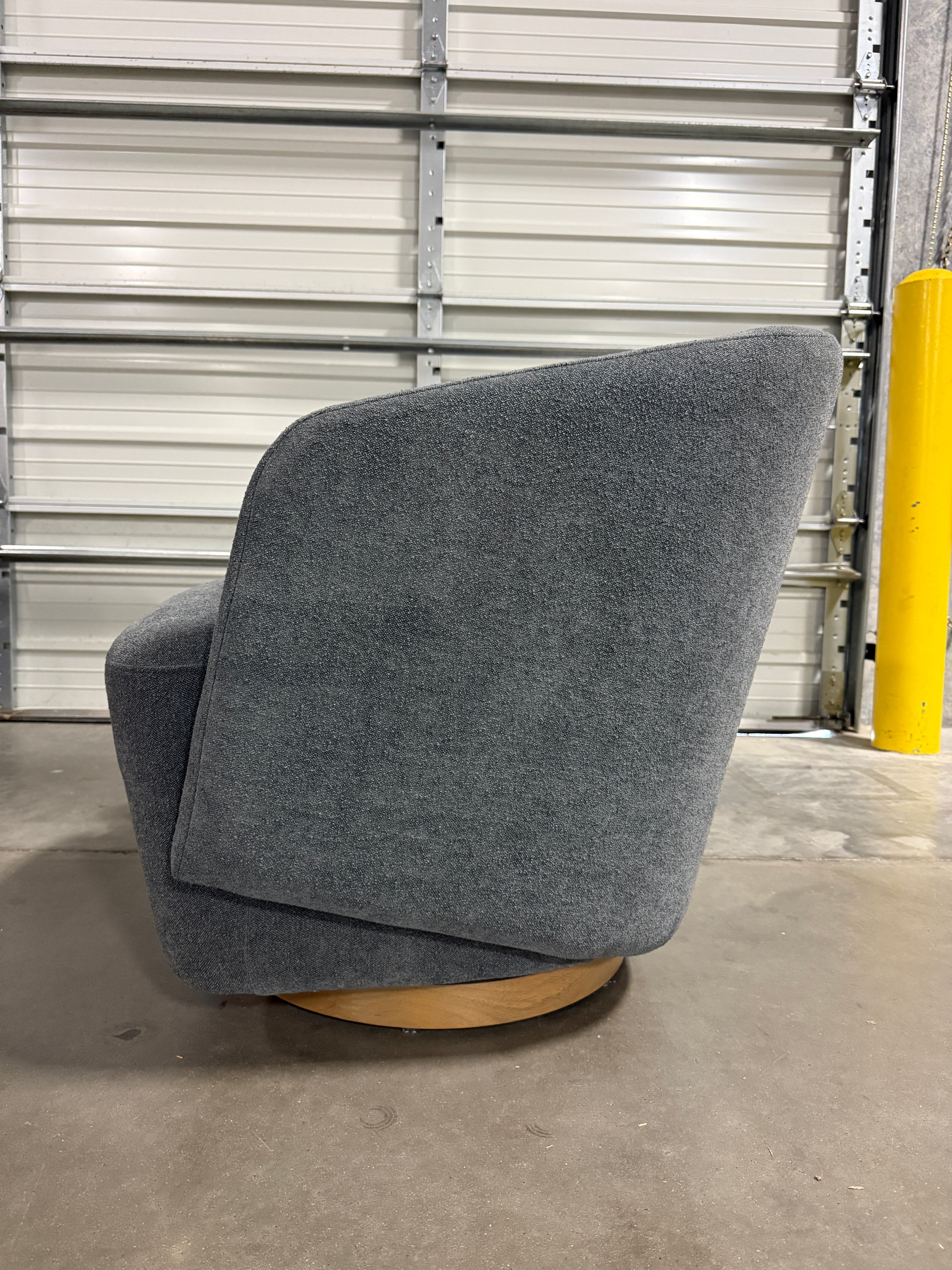 Henredon Murphy Swivel Bouclé Chair - Gray