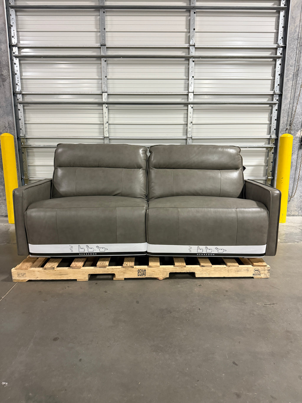 Henredon Keira Leather Zero-Gravity Reclining Sofa