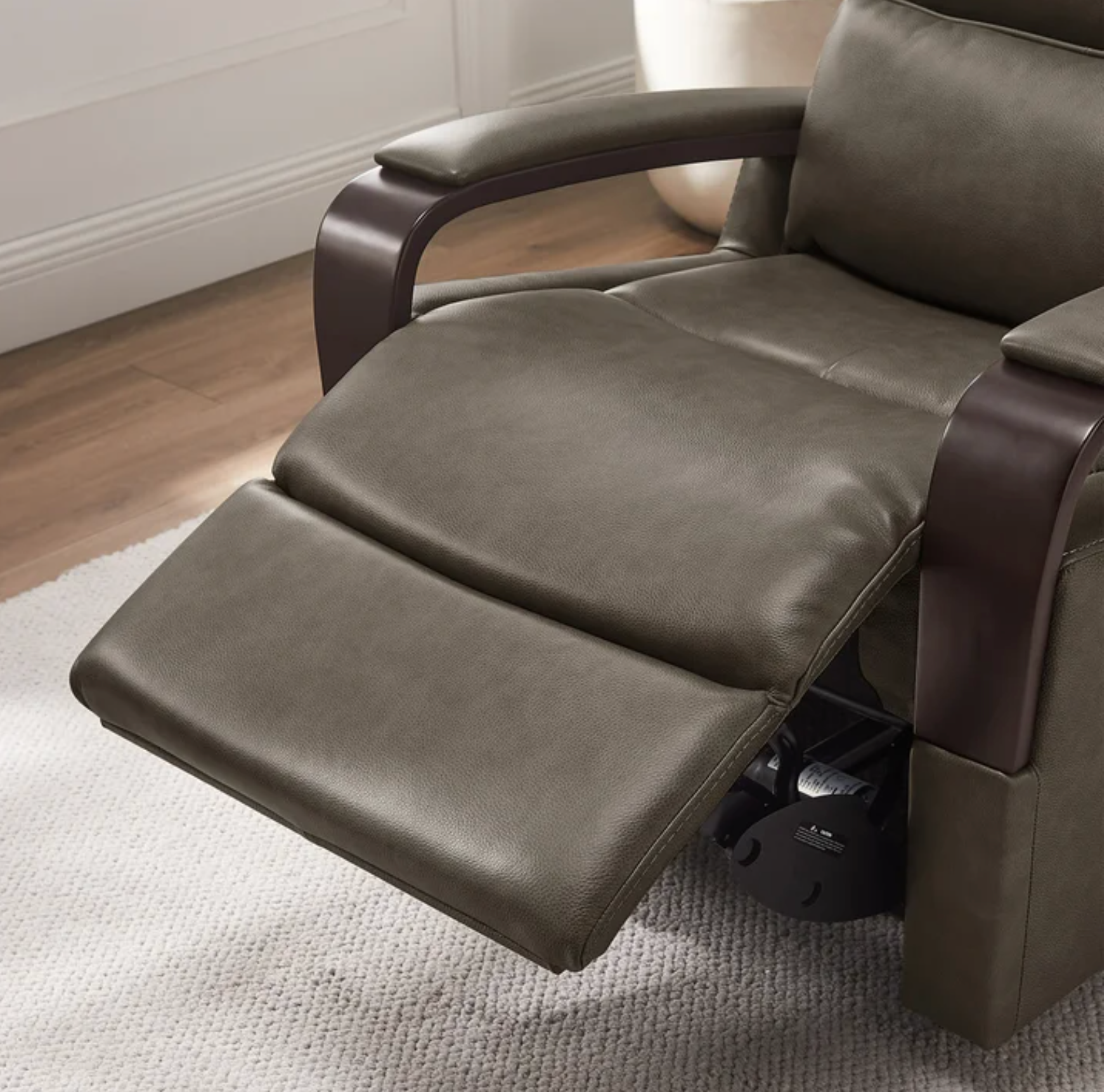 Shayne Leather Power Recliner with Power Headrest